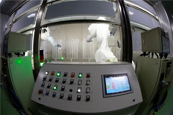 隆鑫C区塑胶机器人（全密闭自动化）喷涂车间。重庆高新区生态环境局供图 华龙网发
