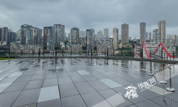 午后，降雨如约而至。华龙网-新重庆客户端记者 李裕锟 摄