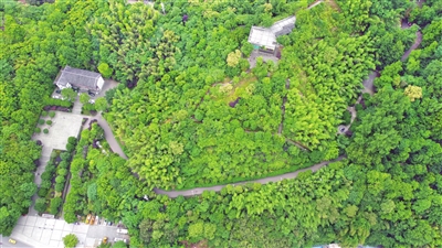 俯瞰石马山公园一角。记者 向成国 摄 1俯瞰石马山公园一角。记者 向成国 摄