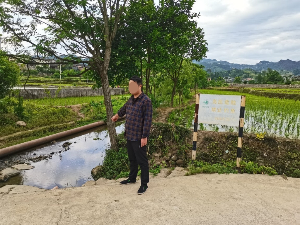 0嫌疑人指认地点。重庆南川警方供图