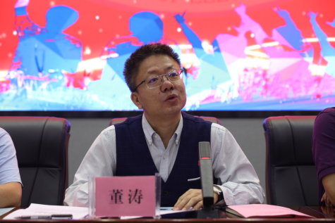 重庆市人才交流服务中心副主任董涛 学校供图 华龙网发