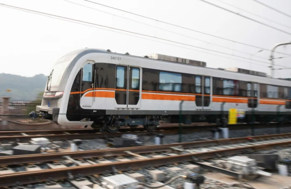 重庆轨道交通4号线一、二期全线贯通跑图试运行。受访者供图