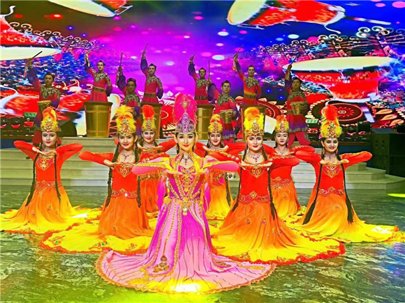 新疆舞蹈独具“西域风情”。活动主办方供图 华龙网发