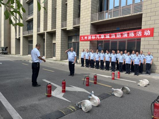 重慶高新區白市驛鎮社區物業攜手演練築牢消防安全屏障