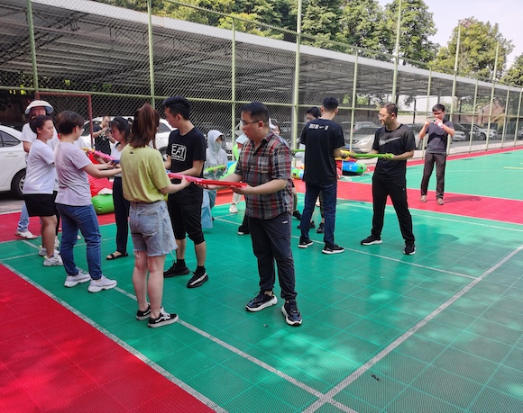 青年干部们在开展团建活动“珠行万里”项目。王家街道办事处供图 华龙网发