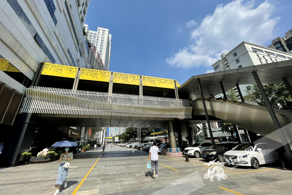天气持续“火辣”,出门记得防晒。华龙网-新重庆客户端记者 李裕锟 摄 7