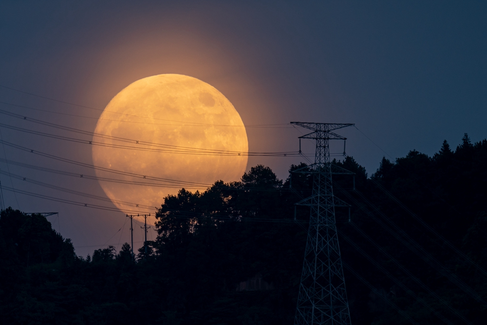The bright moon shot in Chayuan. (Photographed by Yang Dachuan)