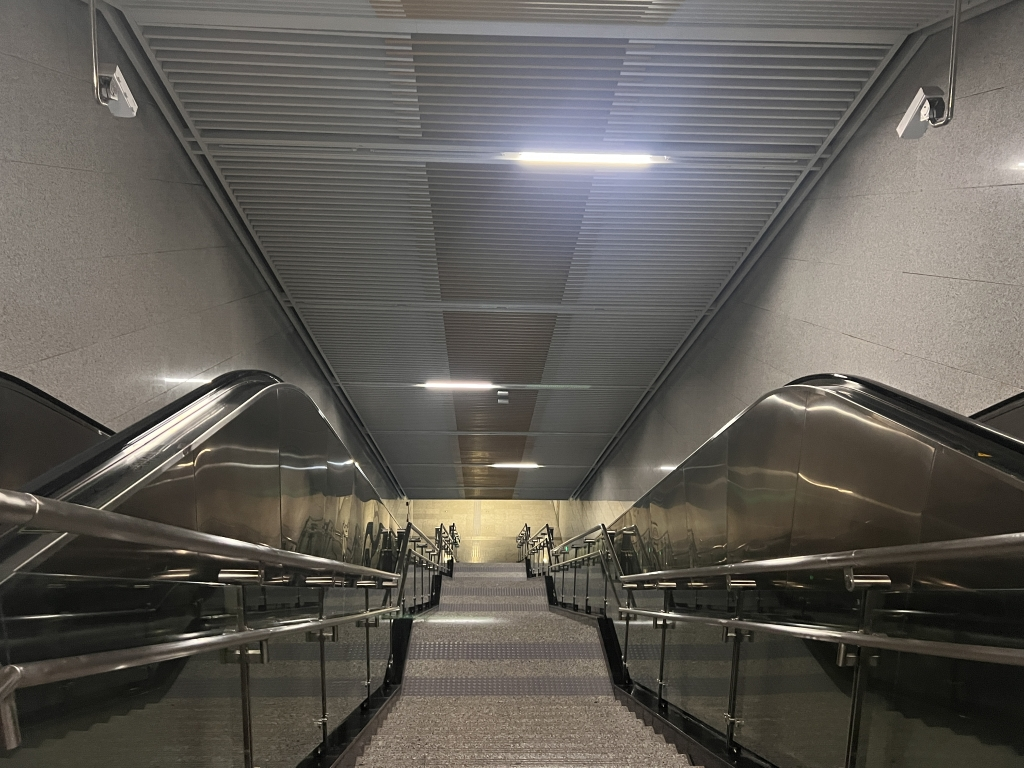 Rail transit stations reducing the power consumption of lighting equipment. (Photo provided by Chongqing City Transportation Development & Investment Group Co., Ltd.)