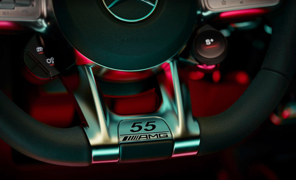 AMG 55周年方向盘标识。 梅赛德斯-奔驰供图 华龙网发