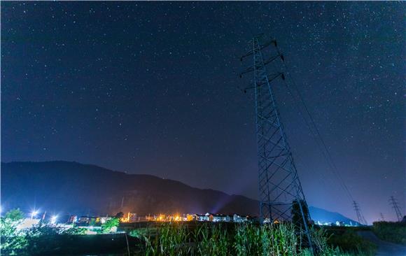 在溶溪镇红光社区拍摄的田园星空照片。通讯员 胡程 摄