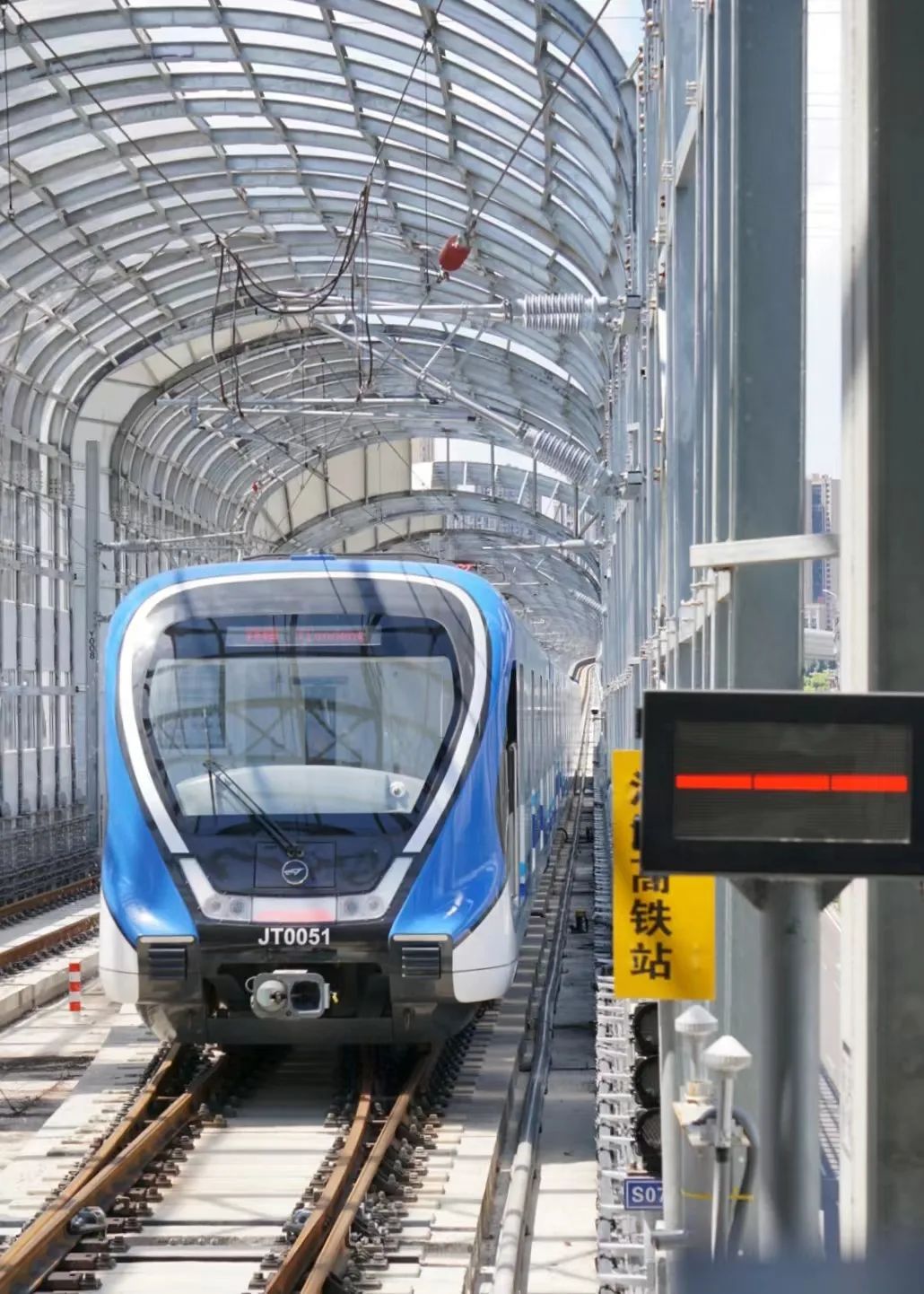 拍摄:苟泳霖市郊铁路跳磴至江津线项目起于重庆轨道交通5号线跳磴站