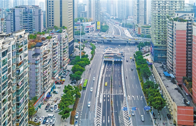 近日，红土地立交主线下穿道通车。江北报记者 林豪 摄