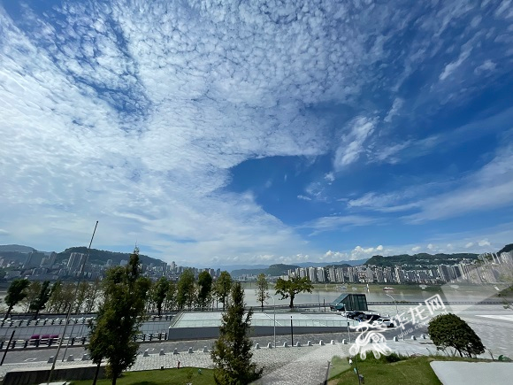 天气转晴，蓝天白云回归。华龙网-新重庆客户端记者 李裕锟 摄