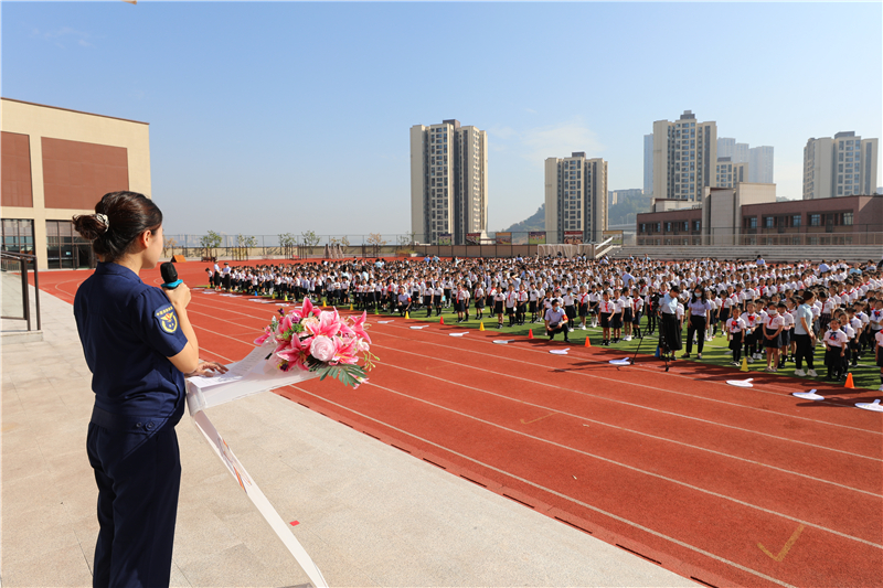 礼嘉实验小学开“开学第一课”活动现场。两江新区消防救援支队供图 华龙网发