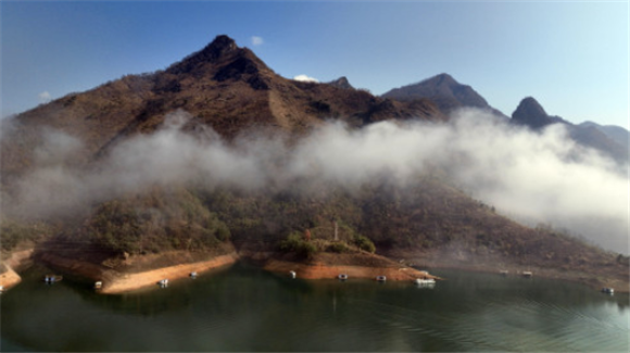 1月12日拍摄的贵州省罗甸县红水河畔风光（无人机照片）。新华社记者 杨楹 摄
