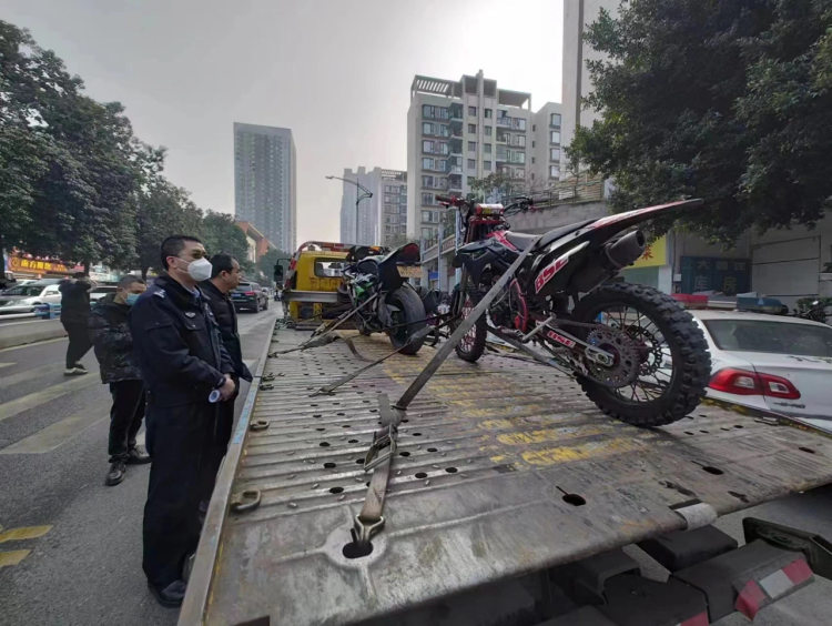 注意了！重庆开始集中整治摩托车飙车炫技、炸街扰民