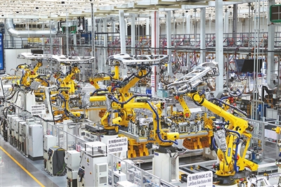 赛力斯凤凰智慧工厂自动化生产线。 资料图