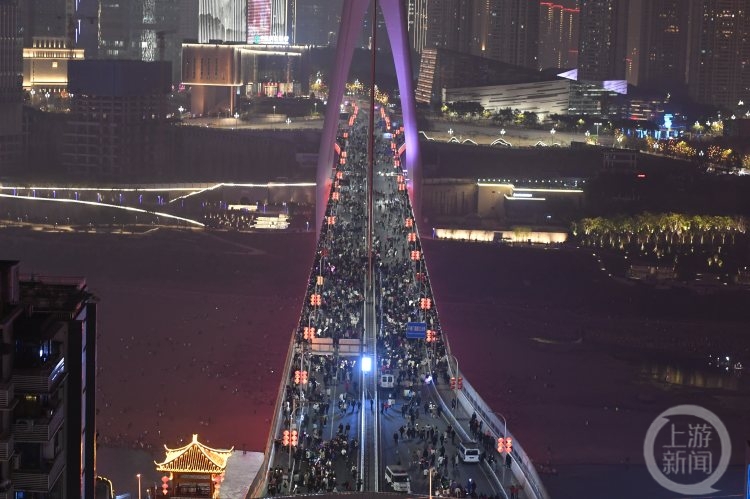 千厮门大桥为何能成为“世界上最大的人行天桥”?秘密在这儿1