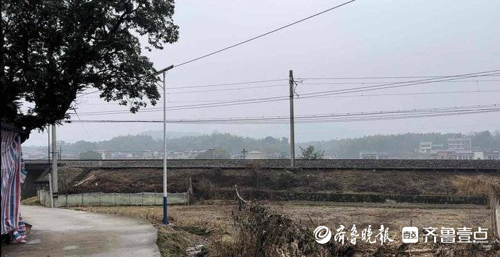 探访胡鑫宇老家：村里人每隔几天都会出去帮忙找2