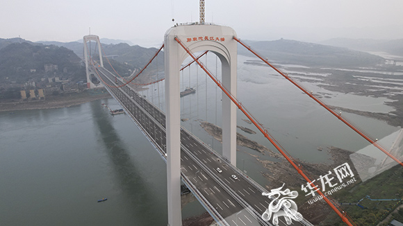 郭家沱长江大桥通车在即。华龙网-新重庆客户端 首席记者 李文科 摄