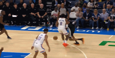 状元文班亚马NBA季前赛首秀轻取20分,但还有榜眼霍姆格伦来抢戏……3