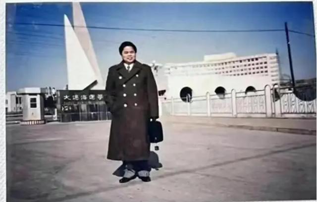 求锤得锤！“北极鲶鱼”的爷爷，被开除党籍3