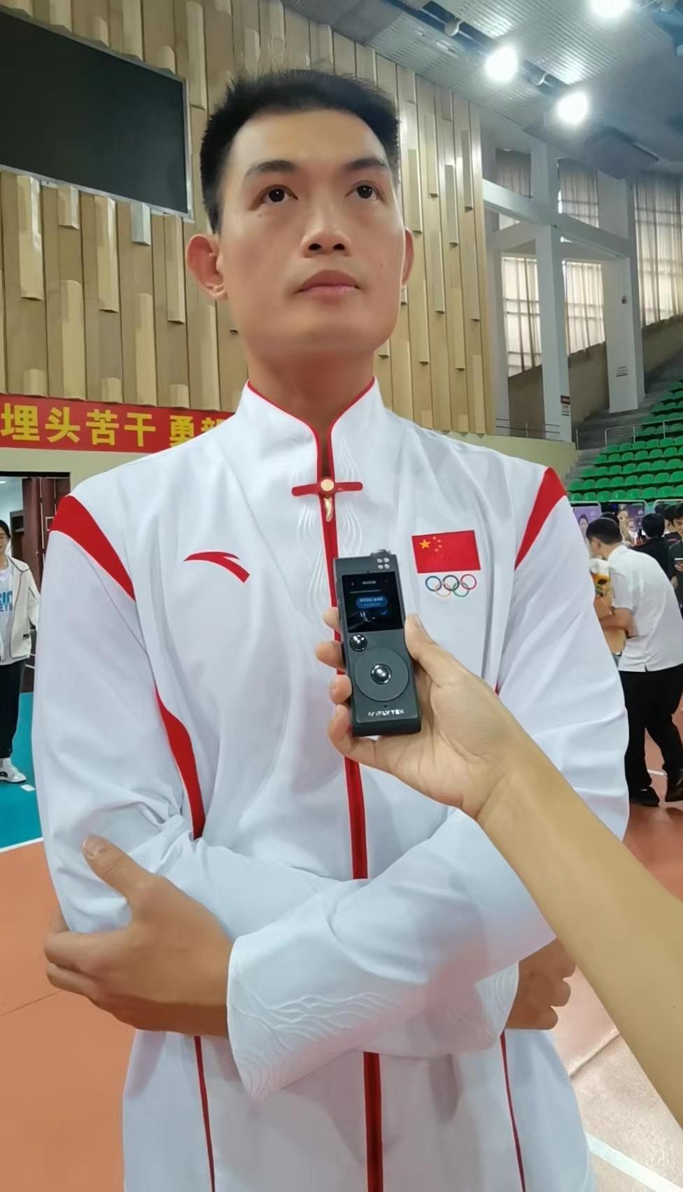 外教带领中国男子水球队亚运夺银后意外离世，广东籍队员和教练员：我们欠他一枚金牌2