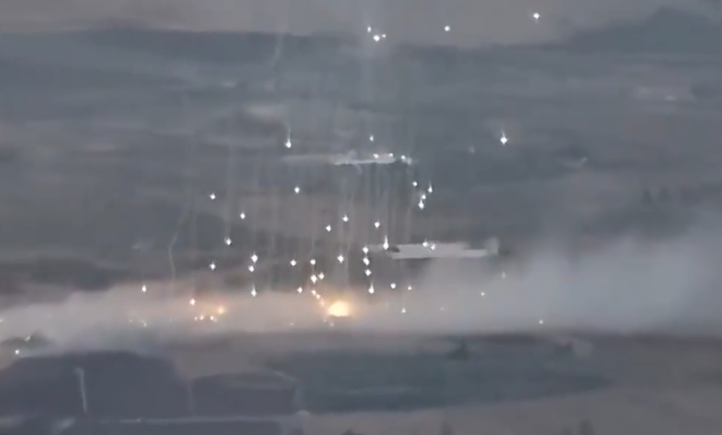 以色列疑使用白磷弹，空中下“火雨”2
