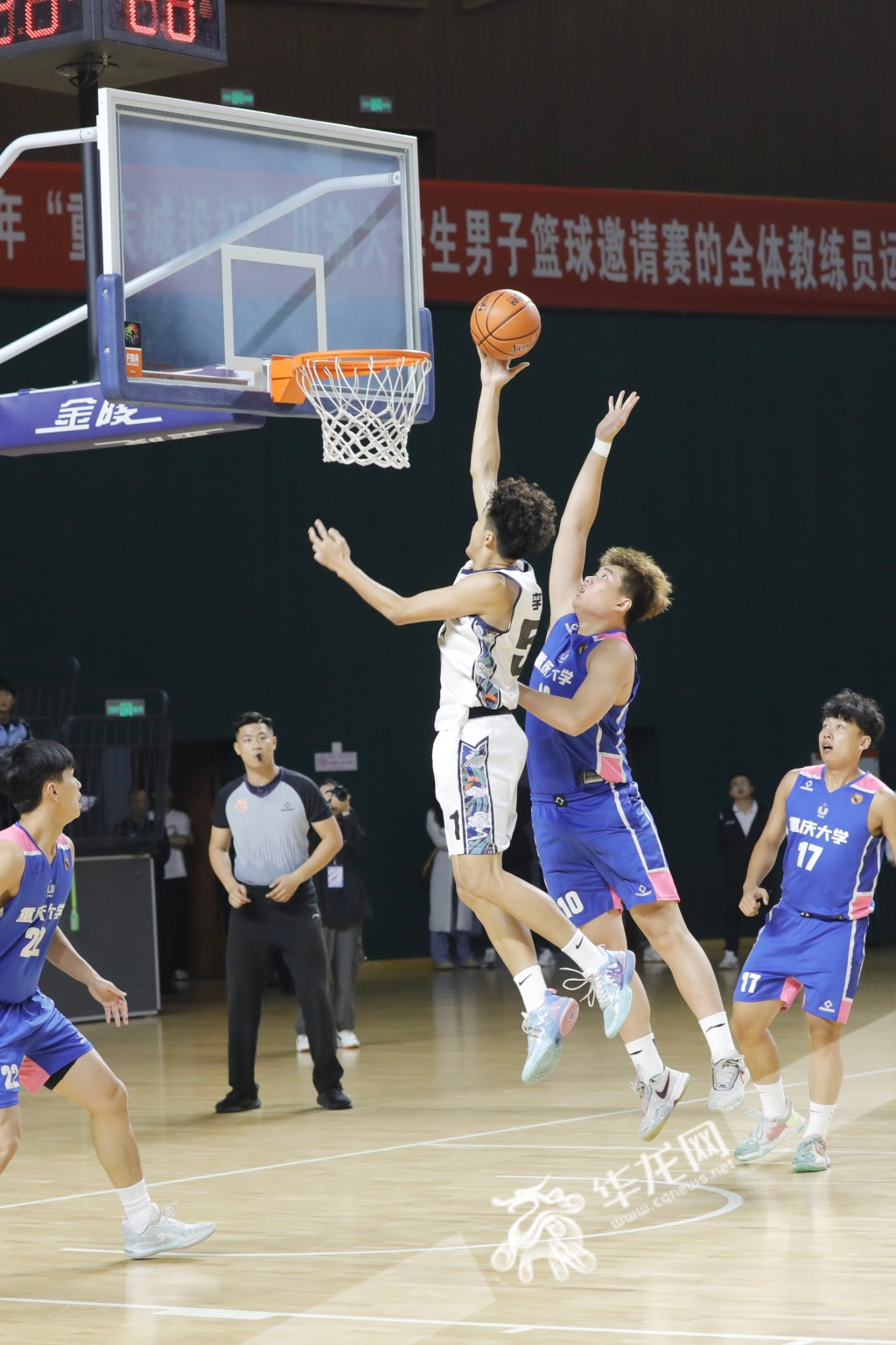 The basketball teams of eight colleges and universities in Sichuan and Chongqing will compete for the champion.