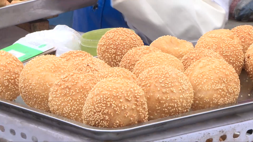 中俄互免签激发出境游 边境早市频现“洋面孔”2