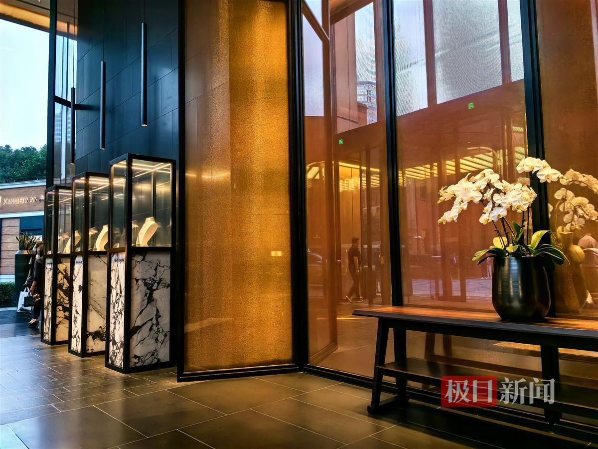 最贵套房30万元一晚的上海宝格丽酒店被挂牌出售,入住需付4000元押金4