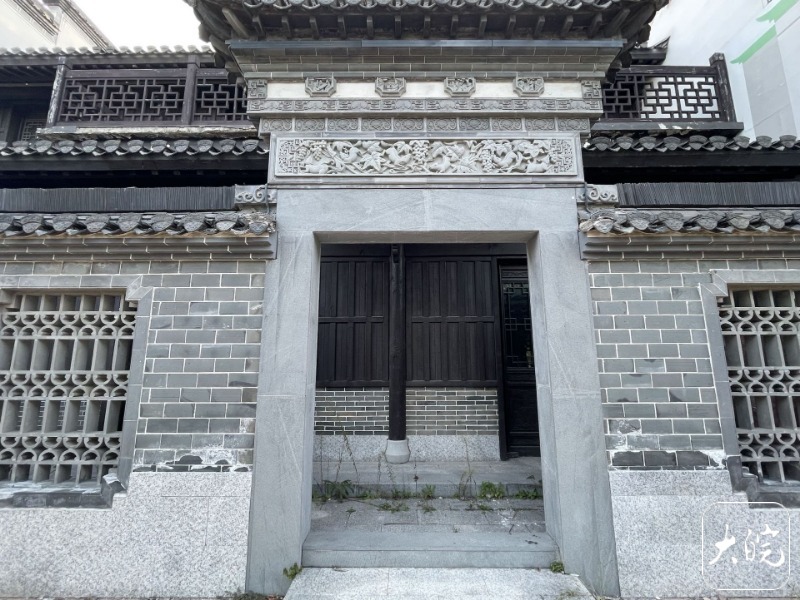 昔日网红打卡地如今杂草丛生 芜湖鸠兹古镇遭遇“冰火两重天”3