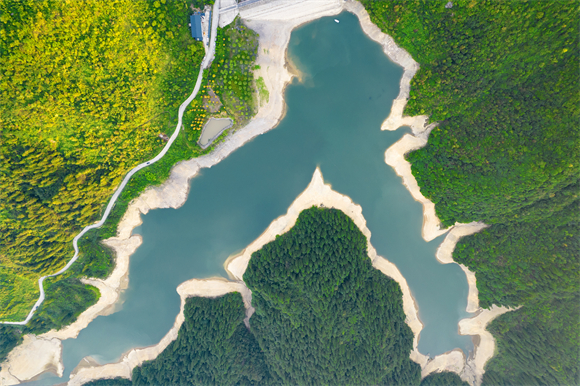 《美丽水源地仙女湖》2022年9月摄于武隆仙女山