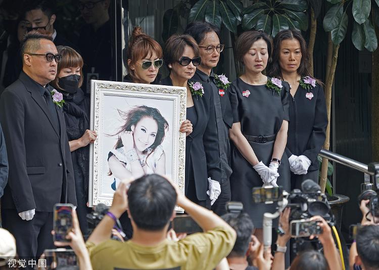 李玟将于21日在武汉下葬 下葬地旁设立纪念展