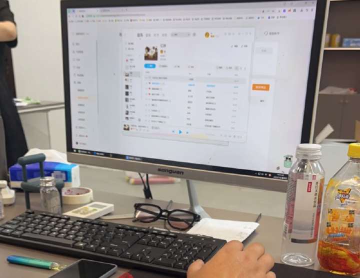 简单三句话就能月入八千？直播带货中的“捧哏”是个什么神仙职业？4