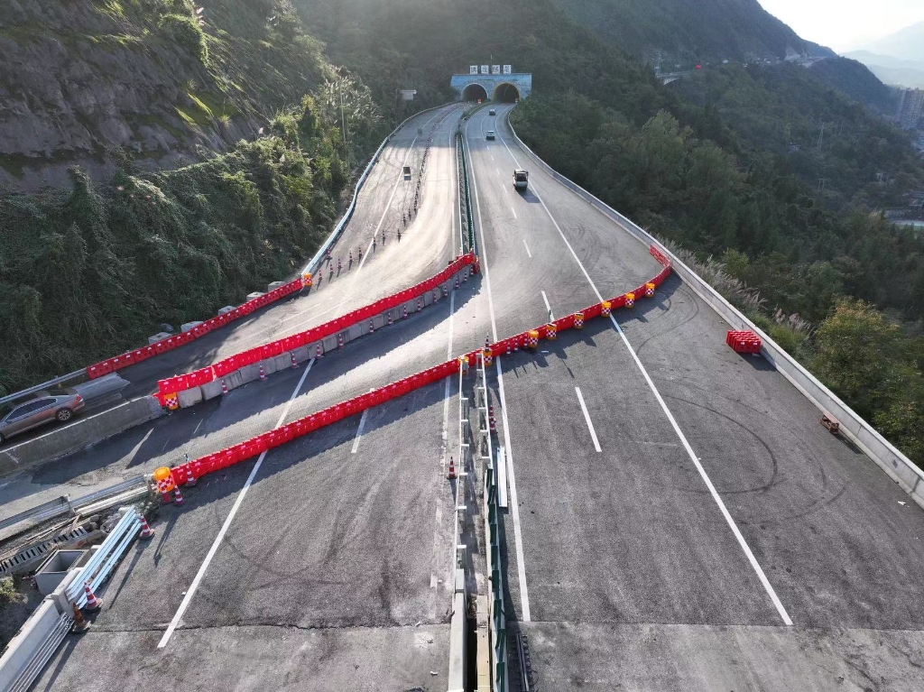巫镇高速拼接奉溪高速工程日前完工。受访者供图