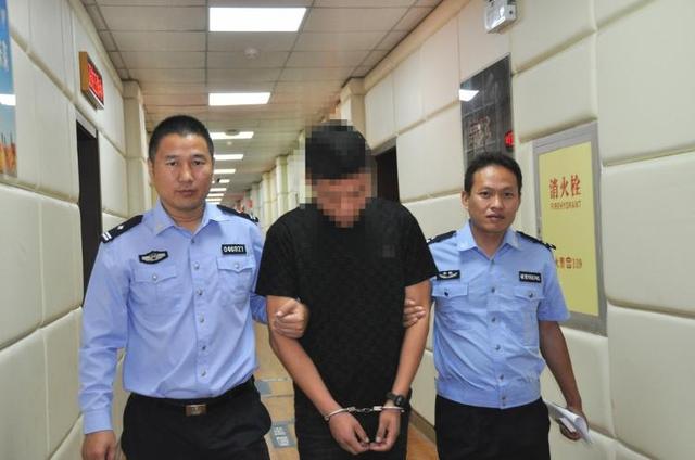团伙用26000部手机刷直播间人气7