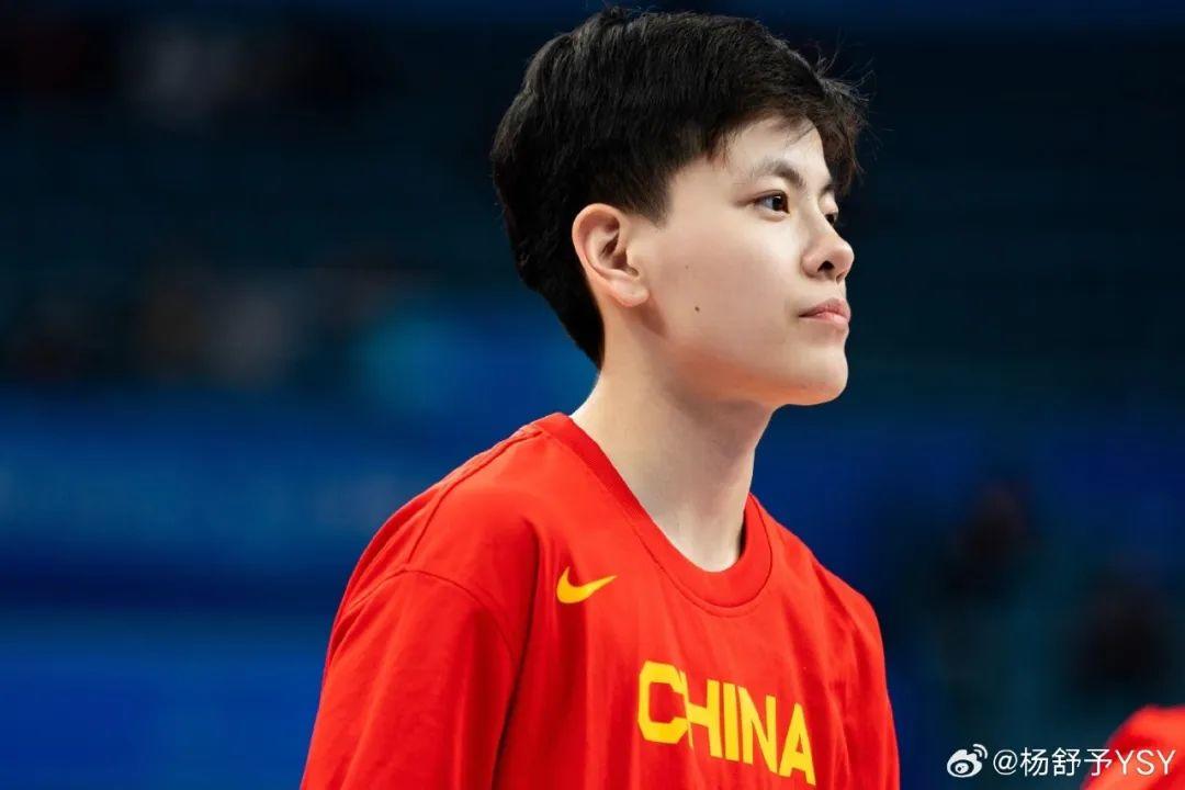 “感觉很恐怖！”知名女篮球员发文，拒绝粉丝接机1