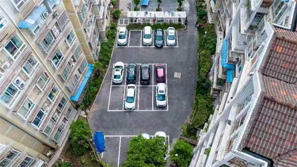 今年以来，重庆高新区累计建成小微停车场14处、泊位合计2000余个。受访者供图 华龙网发