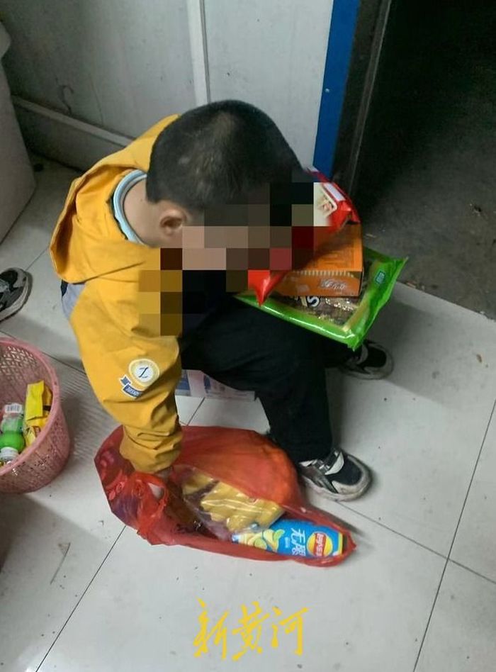 6岁男童被生母虐待致残后：一直以为妈妈“病”了，期待长出新的脚4