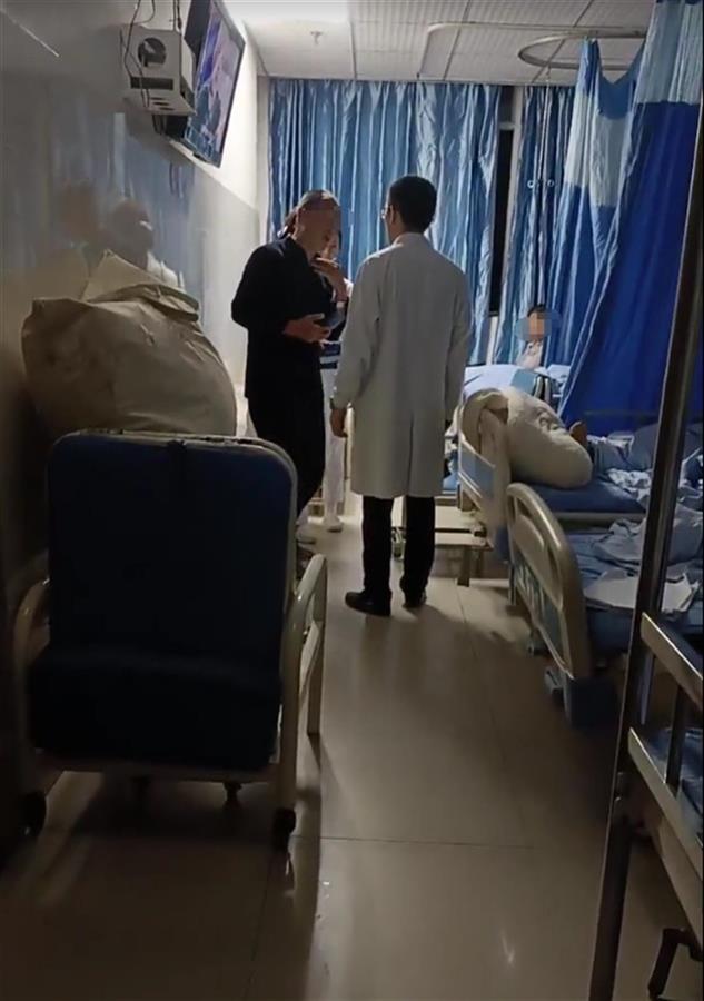 四川资中一男子自称纪委工作人员酒后骂哭护士？院方已报警，当地纪委回应1