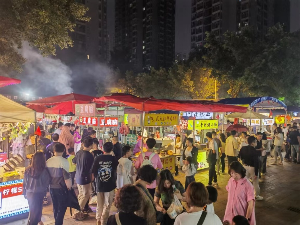 中秋国庆假期消费火爆 重庆消费规模位居全国前五2