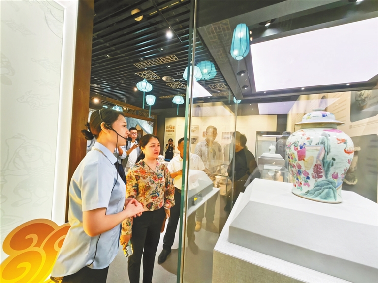 “古瓷童趣——川渝珍藏古代婴戏纹瓷器特展”在大渡口区博物馆开展。