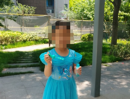 4岁女童海滩走失，身上的蓝色衣服为什么值得关注4