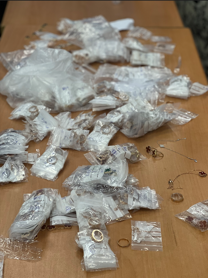 奢侈品经典款十分之一价格出售？7人售假团伙半年销售额近千万元2