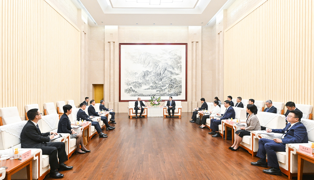 袁家军会见怡和集团执行主席班哲明·凯瑟克一行2
