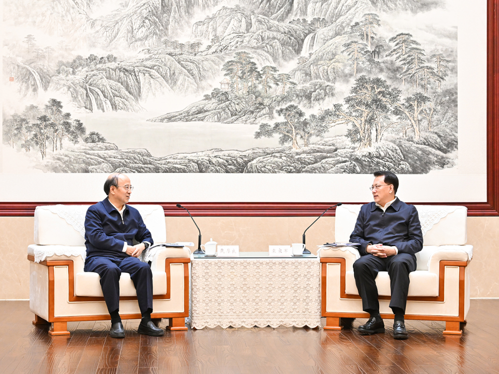 重庆市与中国石油签署战略合作协议 袁家军会见戴厚良一行并见证签约1