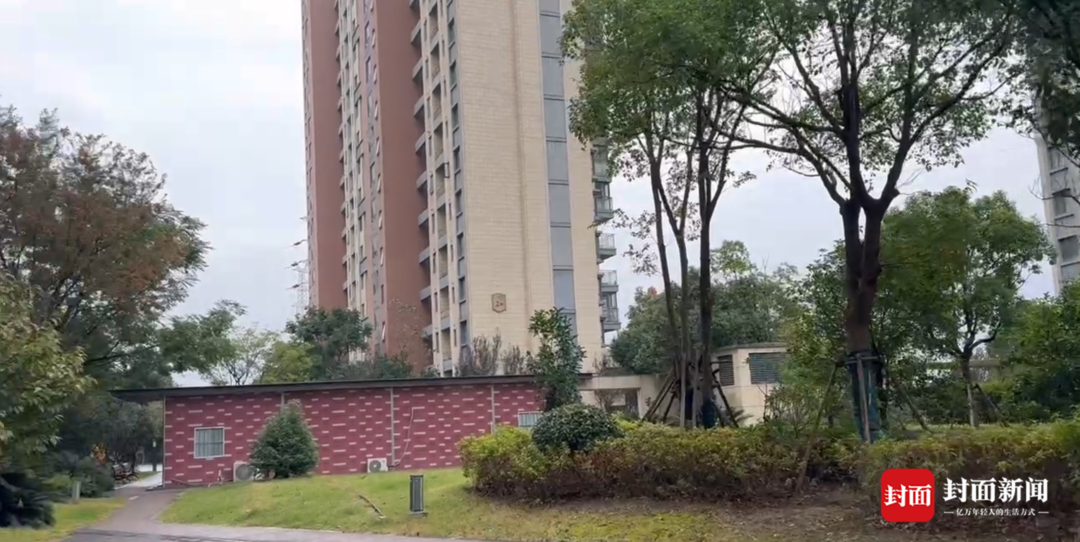 探访苏州“百亿毒地”：雷丁学校外挂起警示牌，环境监测车现场作业3