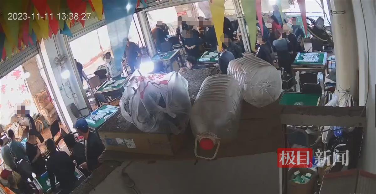 女方未退彩礼男方追砍两人？四川凉山警方：两嫌疑人当场被控制，原因待调查
