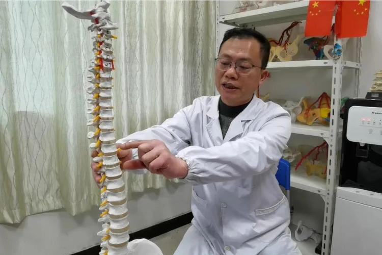 未满10周岁儿童慎做“下腰”等训练 教育部发布体育艺术类校外培训安全提醒3